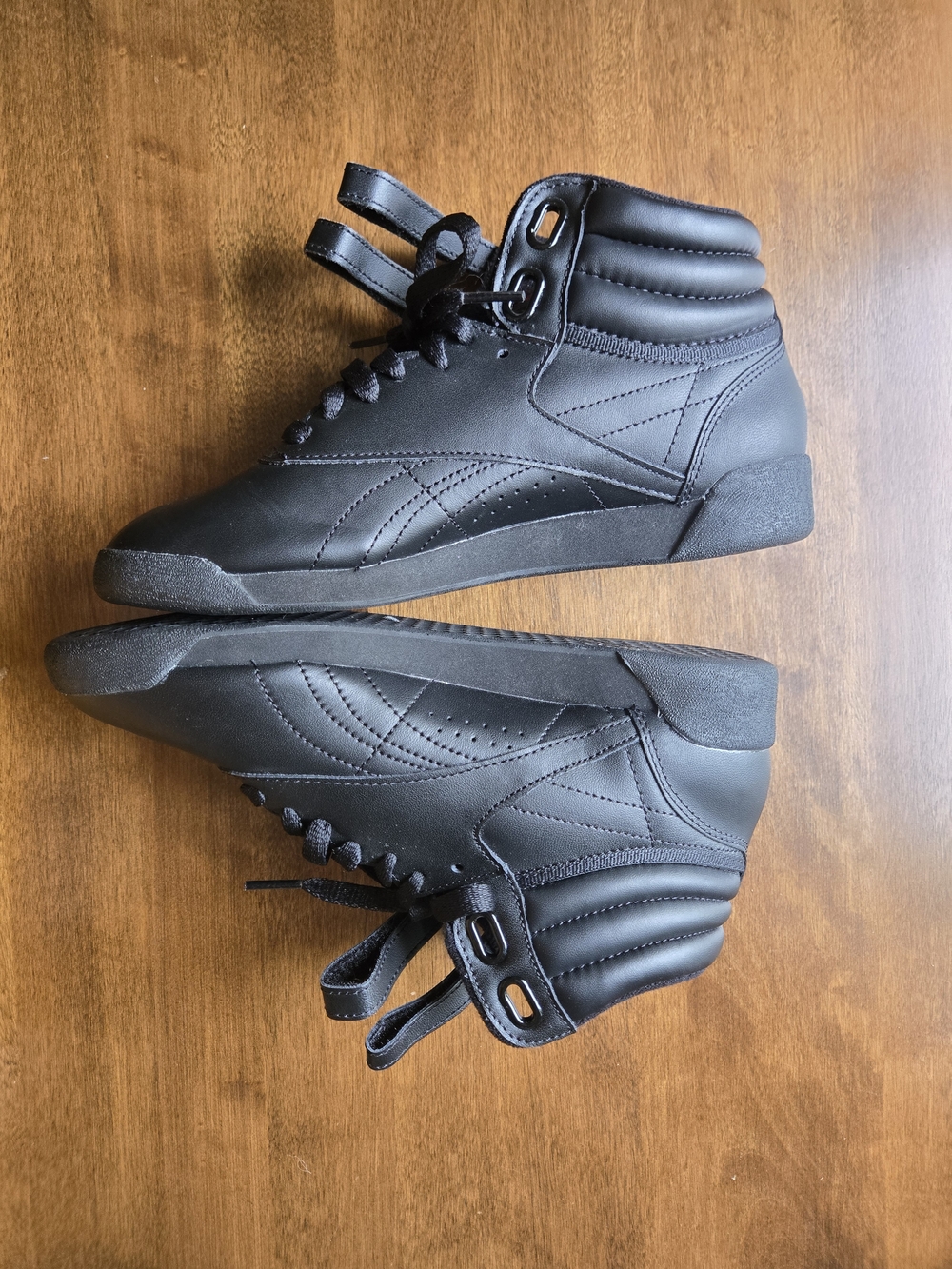 Reebok Women's High-Top Sneakers in Black - Picture 2 of 6